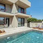 Villa Artemis *